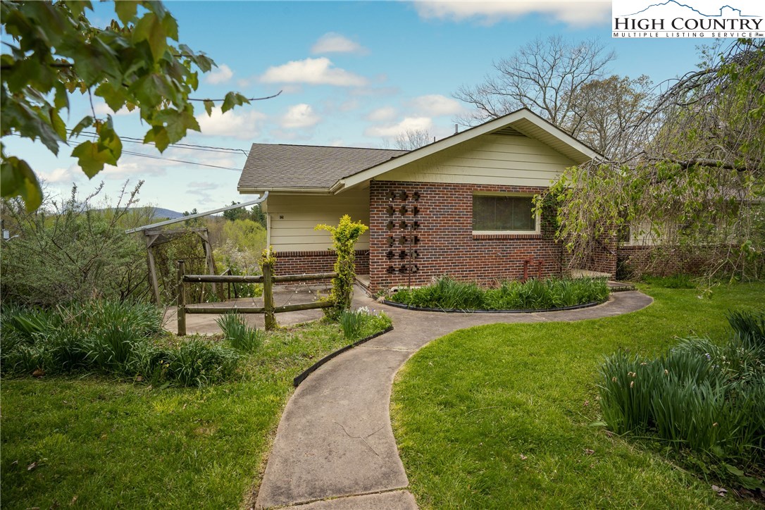 121 Eastview Drive Boone, NC 28607 - Photo 36 of 45 Gallery Image 36