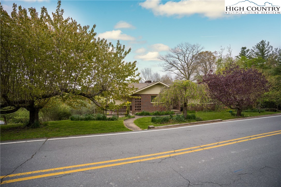121 Eastview Drive Boone, NC 28607 - Photo 40 of 45 Gallery Image 40