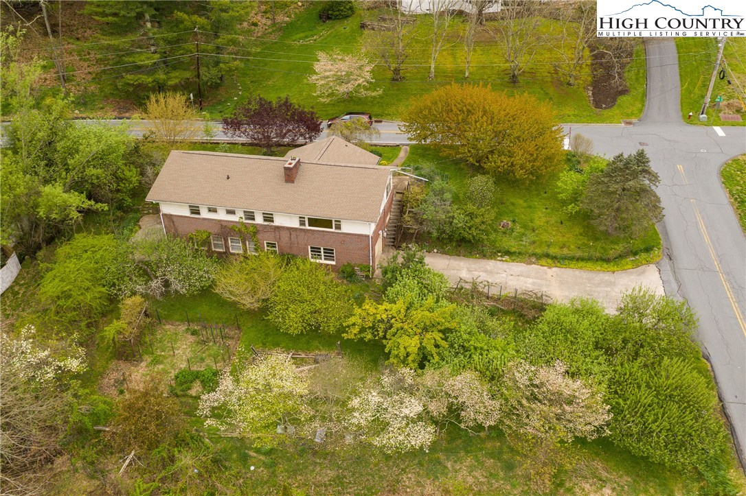 121 Eastview Drive Boone, NC 28607 - Photo 7 of 45 Gallery Image 7
