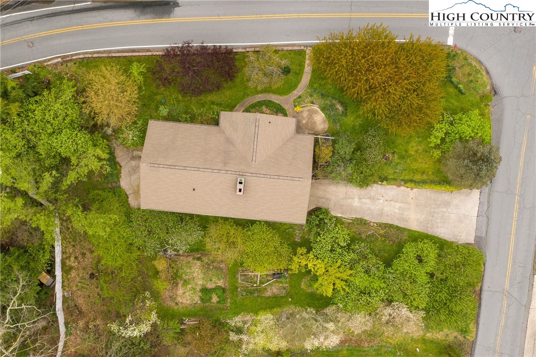 121 Eastview Drive Boone, NC 28607 - Photo 8 of 45 Gallery Image 8