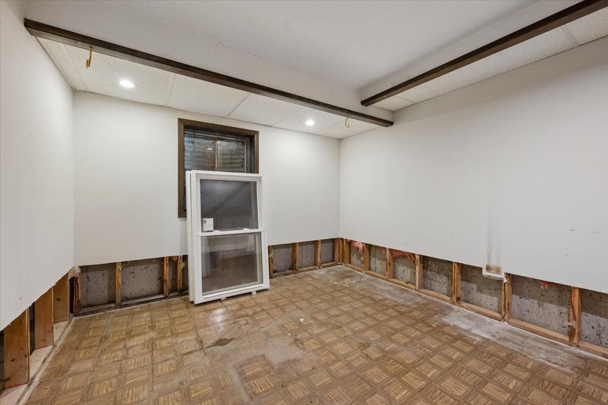 1699 Harding Road Northfield, IL 60093 - Photo 28 of 33 Gallery Image 28