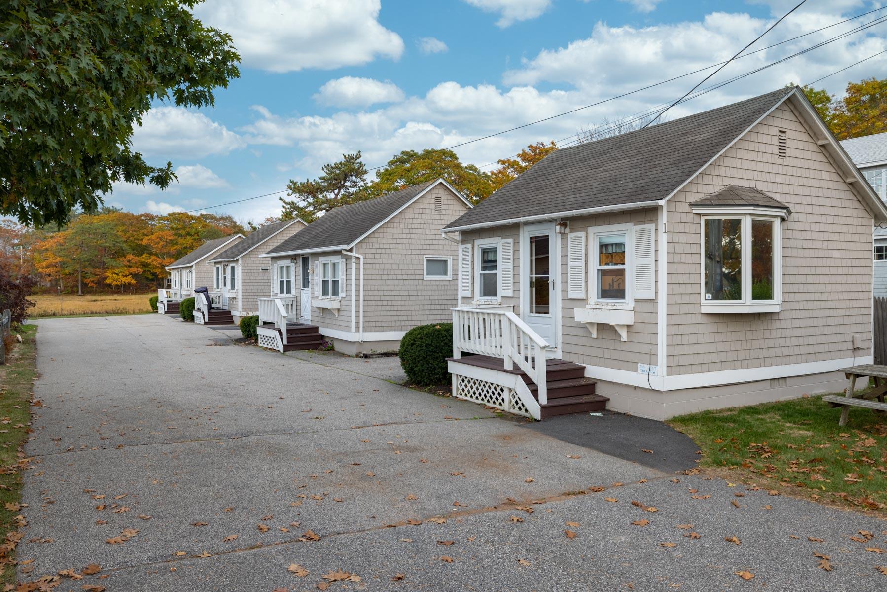 5 Dyke Road, Unit 1 Kennebunkport, ME 04046 - Photo 3 of 15 Side view 2