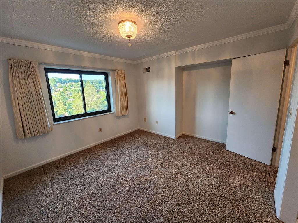 923 California Avenue, Unit 605606 Avalon, PA 15202 - Photo 31 of 50 an empty room with windows and closet