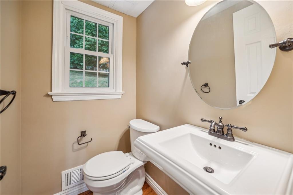 344 Hays Road Pittsburgh, PA 15241 - Photo 13 of 39 Gallery Image 13
