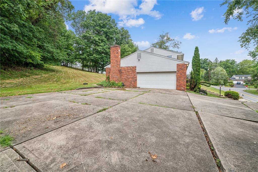 344 Hays Road Pittsburgh, PA 15241 - Photo 4 of 39 Gallery Image 4
