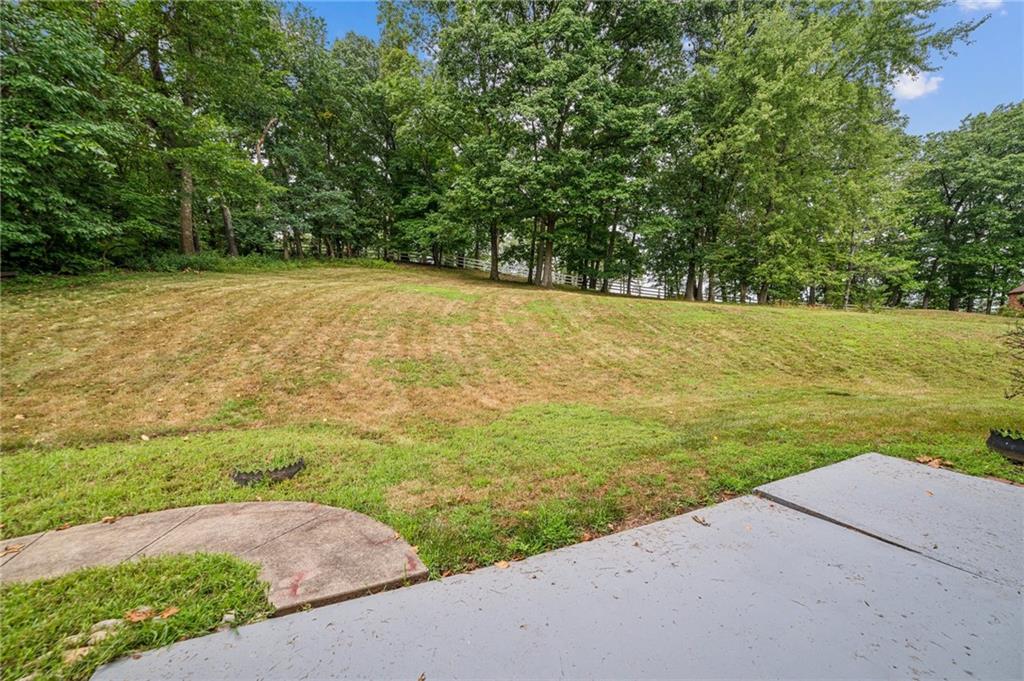 344 Hays Road Pittsburgh, PA 15241 - Photo 6 of 39 Gallery Image 6