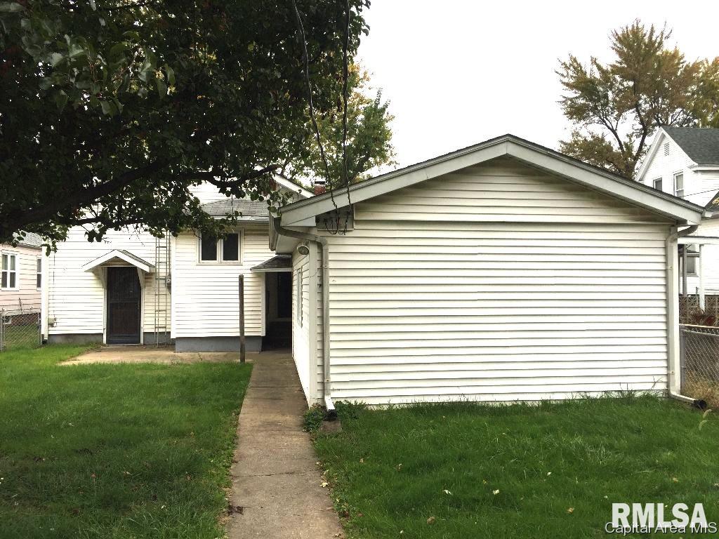 1231 Monument Avenue Springfield, IL 62702 - Photo 5 of 30