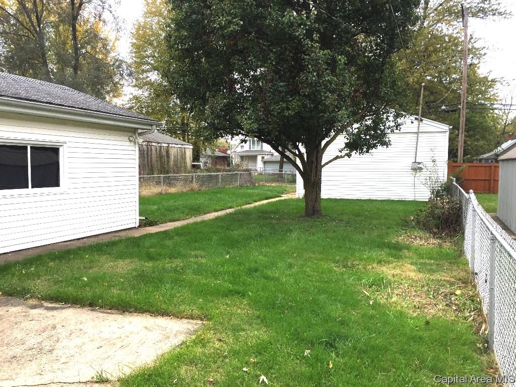1231 Monument Avenue Springfield, IL 62702 - Photo 8 of 30