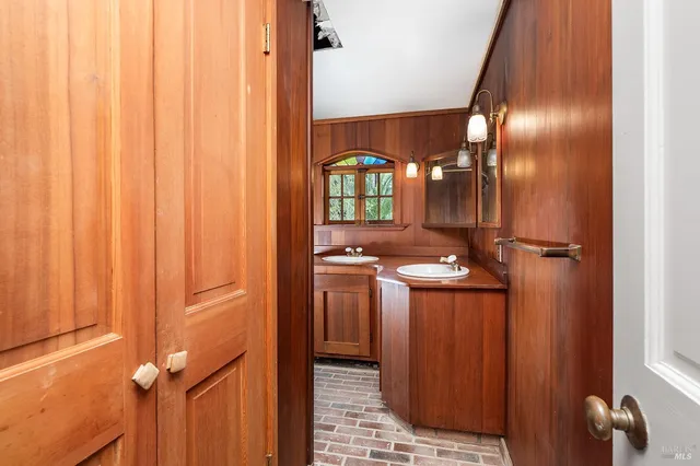 a view of an entryway with staircase