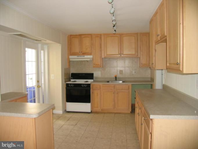 4104 Elby Street Silver Spring, MD 20906 - Photo 13 of 30 Kitchen