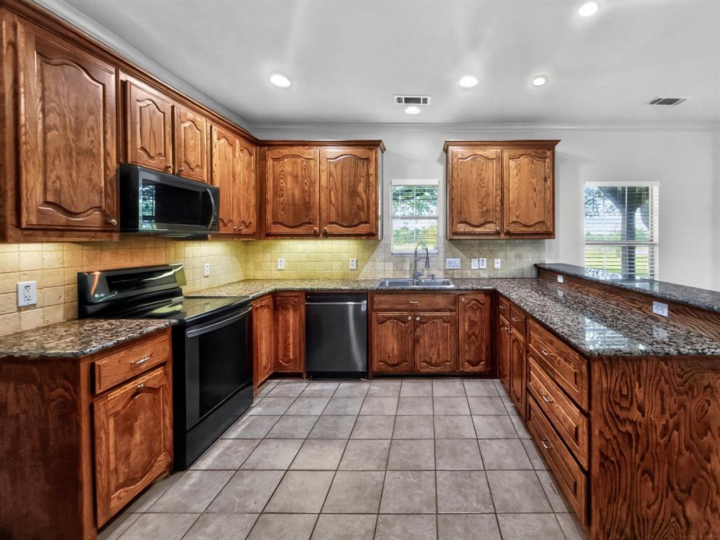 1255 Vineyard Road Gunter, TX 75058 - Photo 7 of 20 Spacious kitchen with lots of counter top space