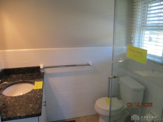 331 West Rahn Road Dayton, OH 45429 - Photo 12 of 21 Bathroom