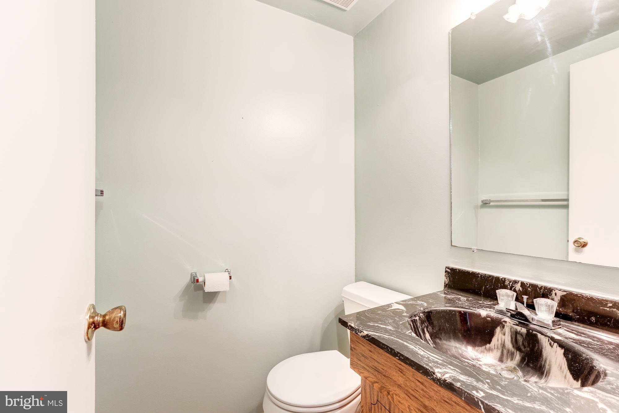 18545 Split Rock Lane Germantown, MD 20874 - Photo 12 of 30 Bath
