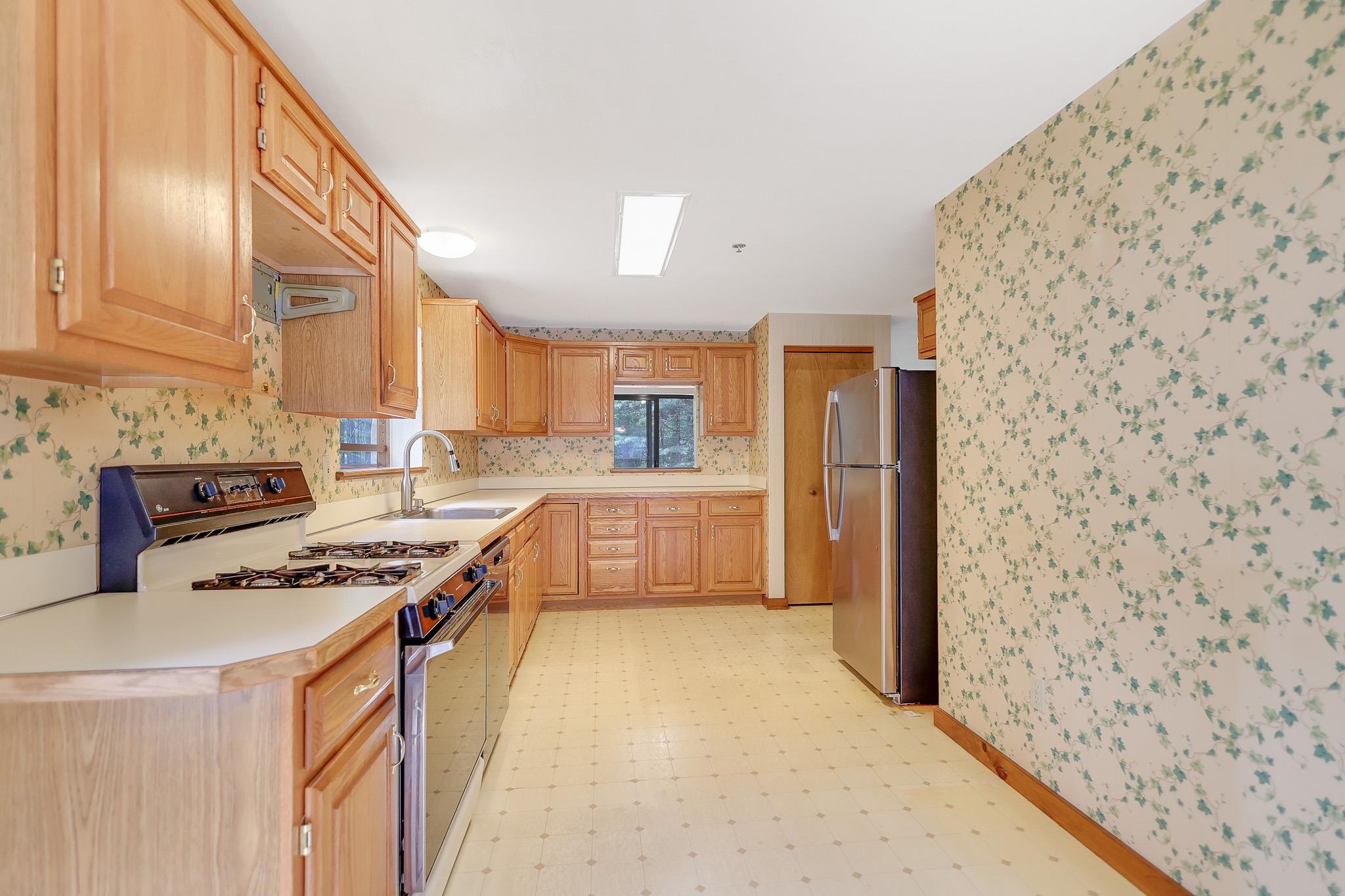 1 Balsam Court Atkinson, NH 03811 - Photo 5 of 24