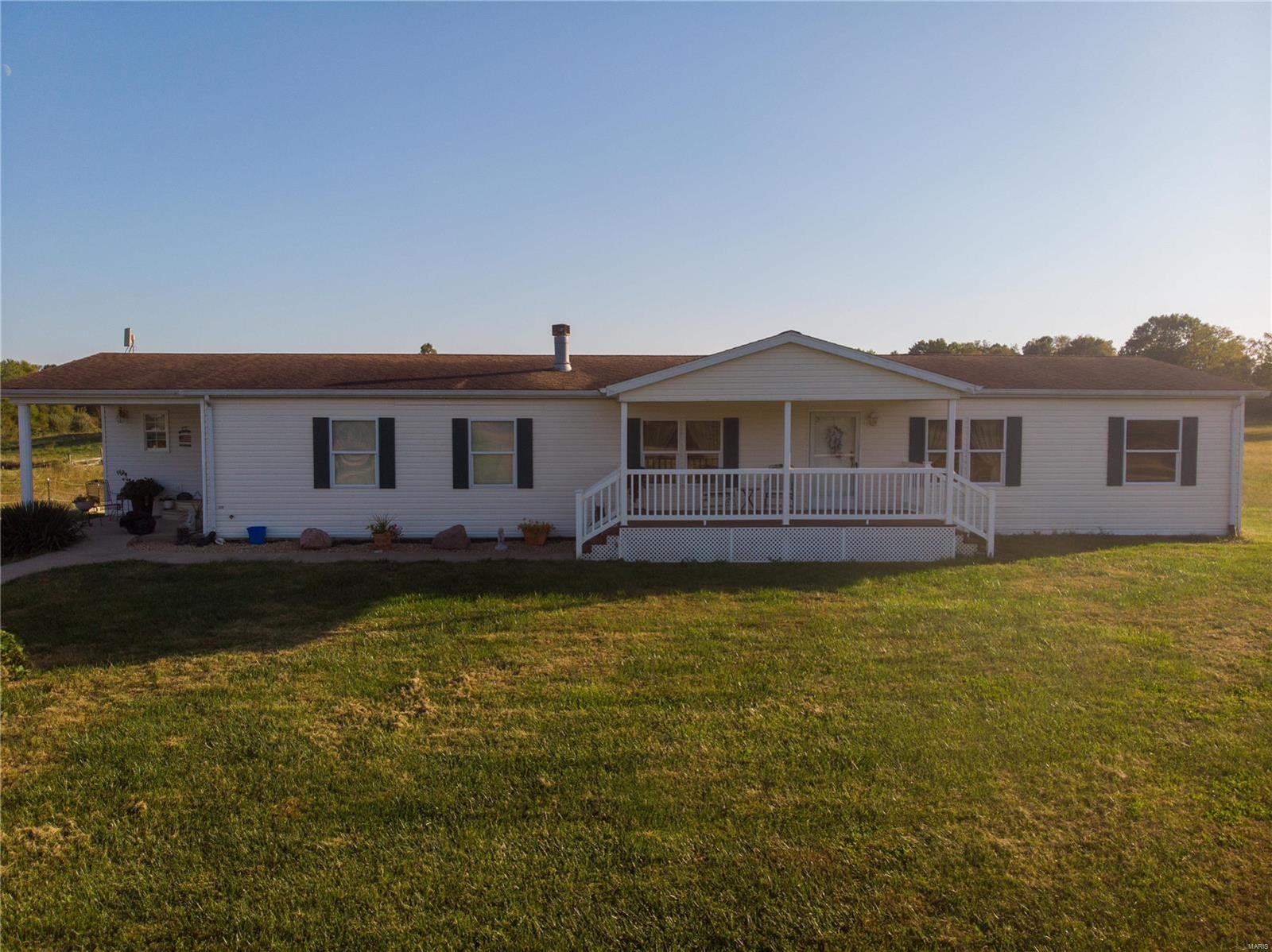 6074 Kell Road Texico, IL 62889 - Photo 8 of 49