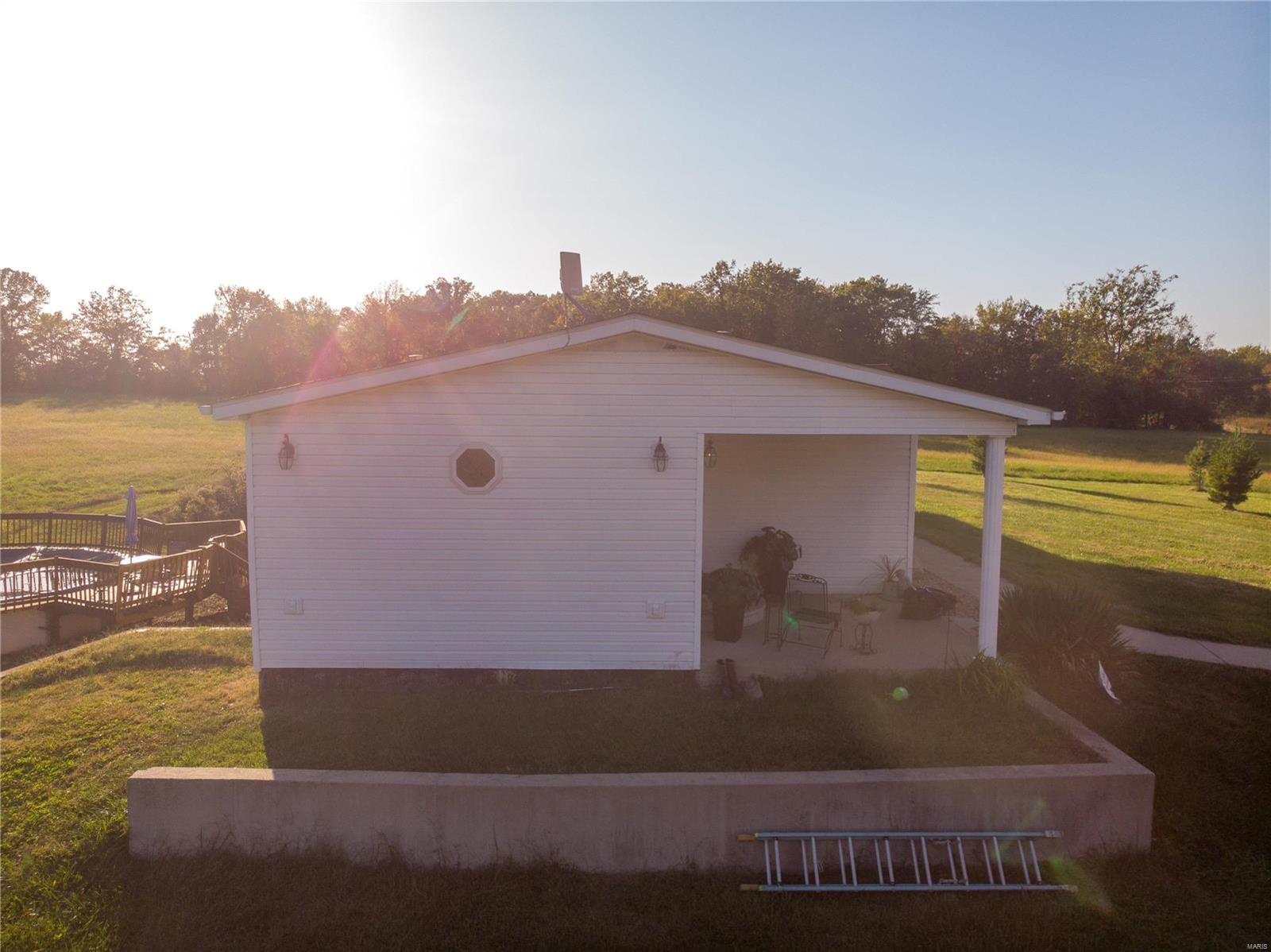 6074 Kell Road Texico, IL 62889 - Photo 9 of 49