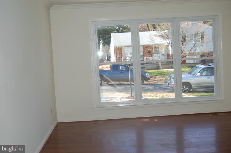 3917 Rayton Road Randallstown, MD 21133 - Photo 15 of 19 Living Room