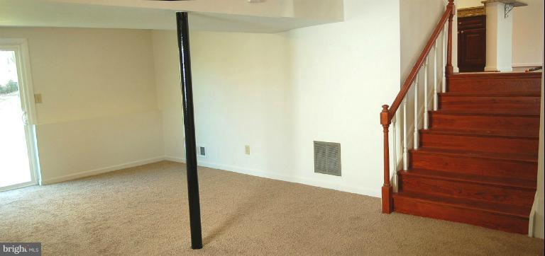 3917 Rayton Road Randallstown, MD 21133 - Photo 16 of 19 Family Room