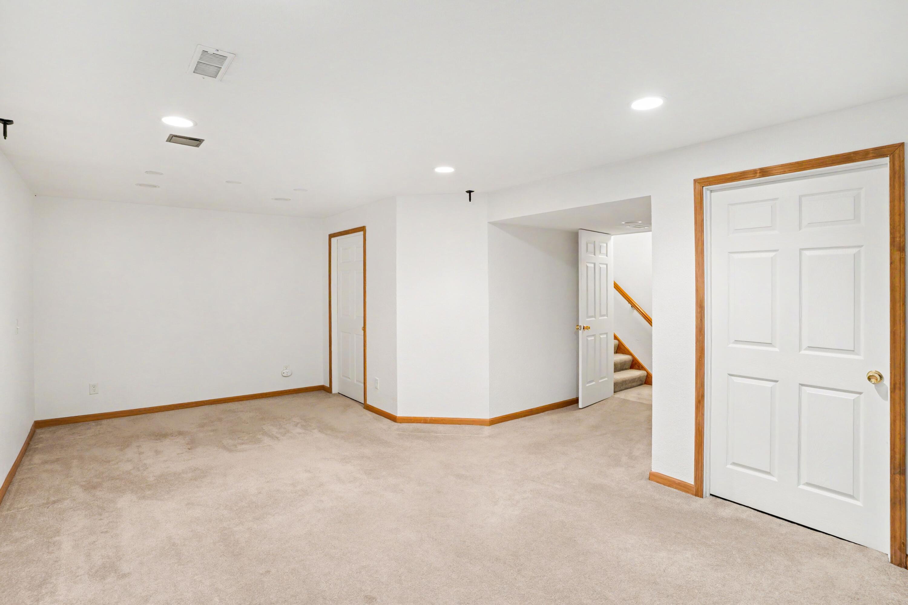6774 Lockmill Road Temperance, MI 48182 - Photo 22 of 25 019_file_7142
