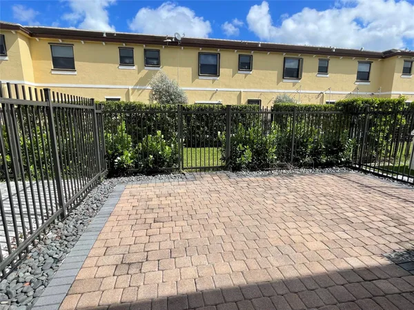 $3,400 | 4678 Santa Cruz Way, Davie, FL 33314