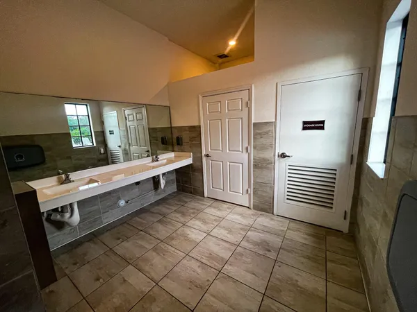$3,400 | 4678 Santa Cruz Way, Davie, FL 33314