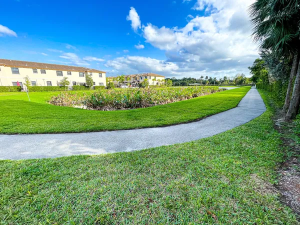 $3,400 | 4678 Santa Cruz Way, Davie, FL 33314