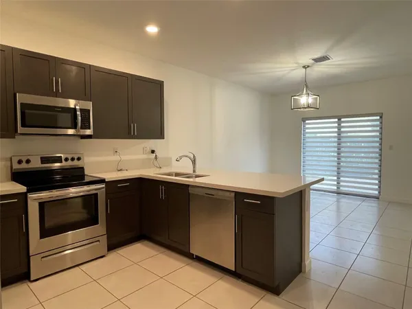 $3,400 | 4678 Santa Cruz Way, Davie, FL 33314