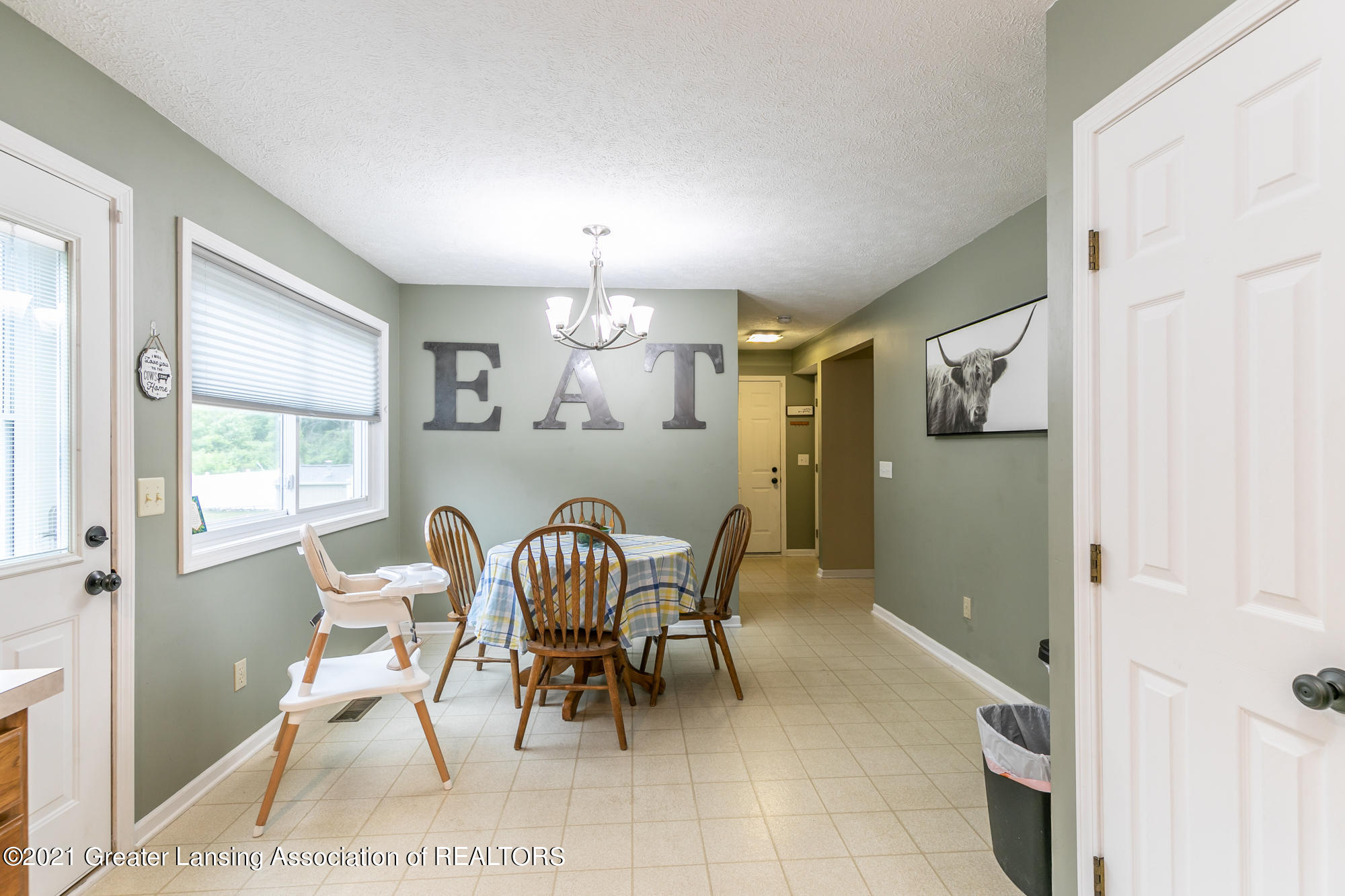 15270 Boichot Road Lansing, MI 48906 - Photo 7 of 23 Kitchen