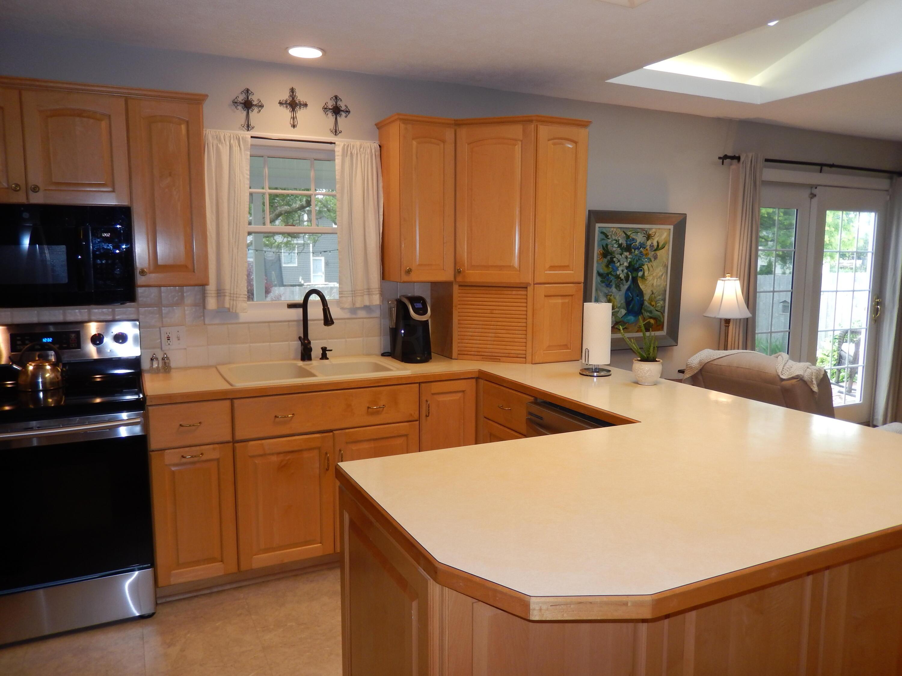 5004 Shadycrest Road Columbus, OH 43229 - Photo 12 of 47 Gallery Image 12