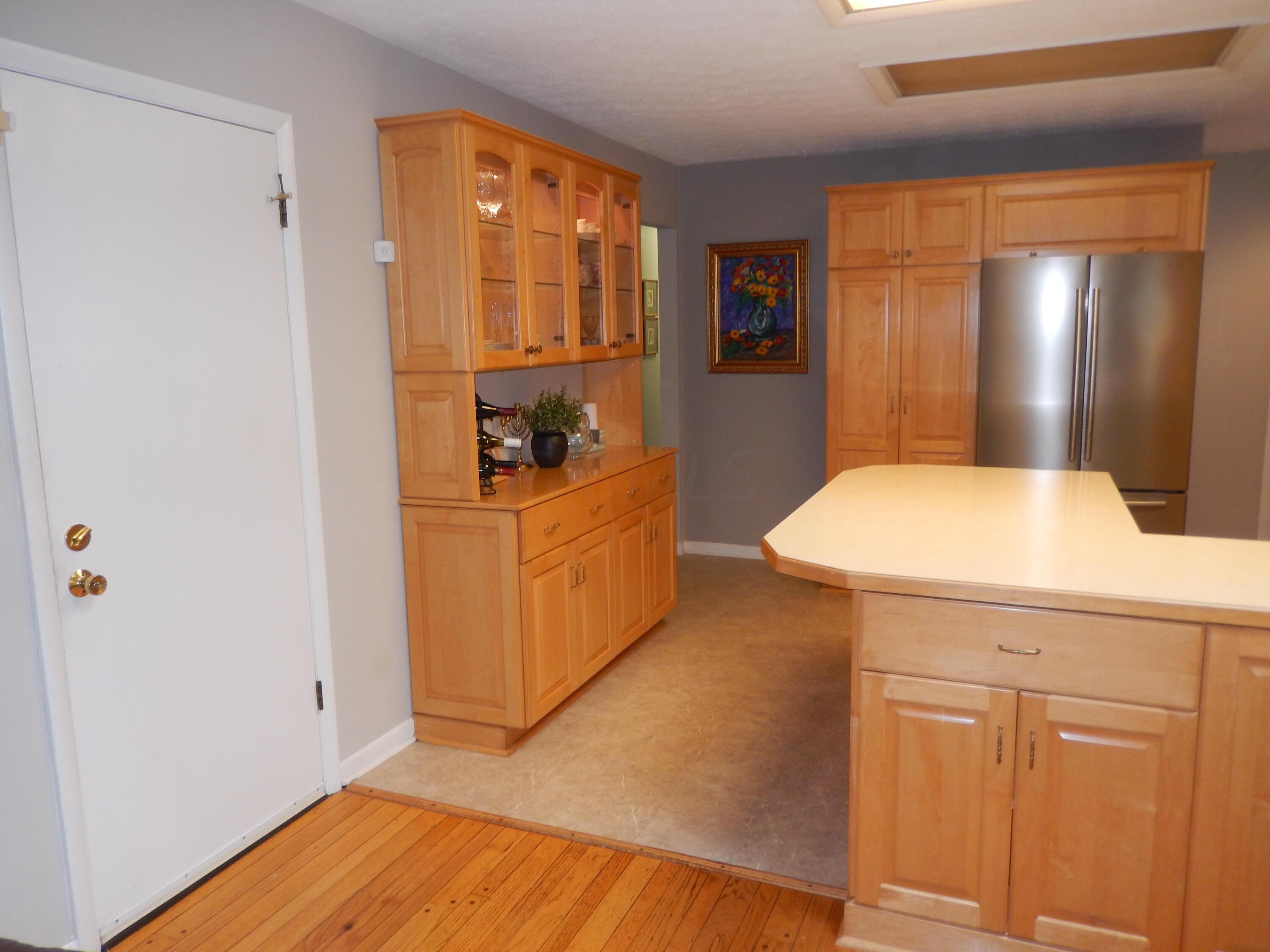 5004 Shadycrest Road Columbus, OH 43229 - Photo 14 of 47 Gallery Image 14