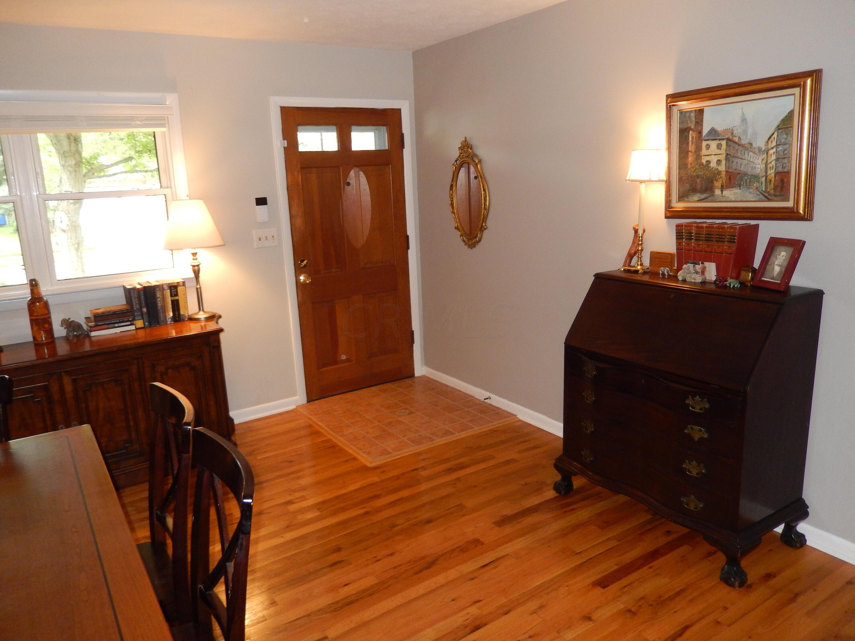 5004 Shadycrest Road Columbus, OH 43229 - Photo 4 of 47 Gallery Image 4