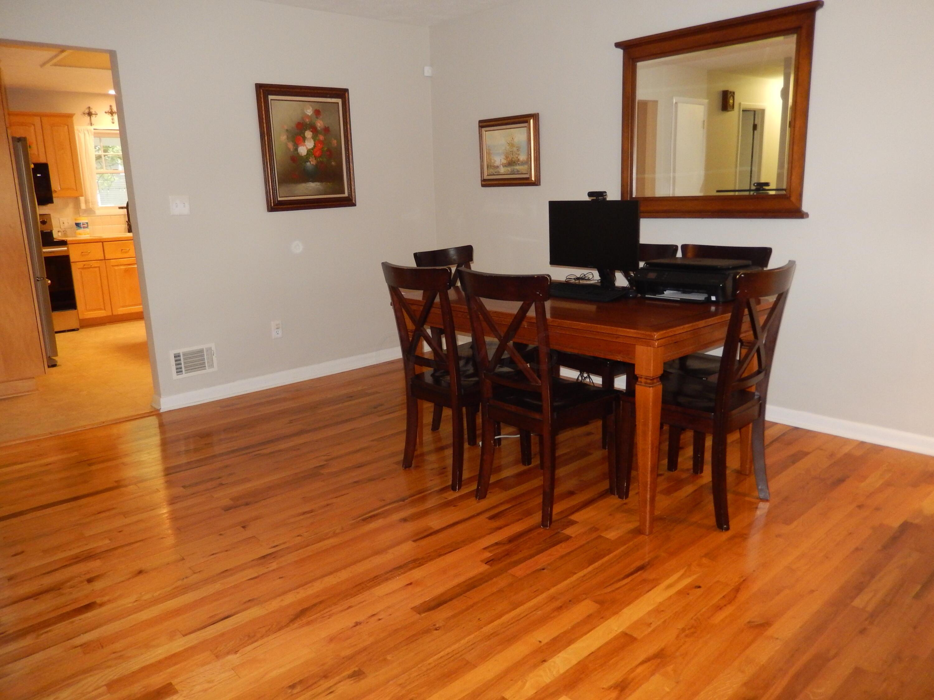 5004 Shadycrest Road Columbus, OH 43229 - Photo 6 of 47 Gallery Image 6