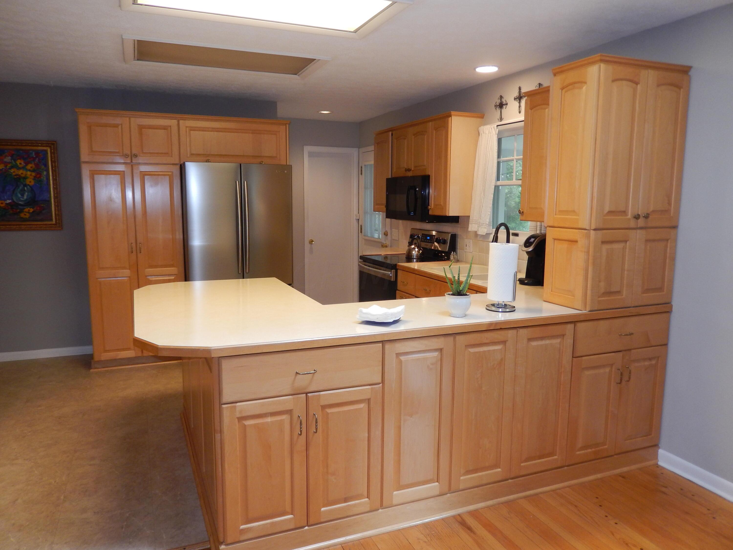 5004 Shadycrest Road Columbus, OH 43229 - Photo 10 of 47 Gallery Image 10