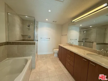 $5,300 | 3141 Michelson Drive, Unit 1506, Irvine, CA 92612