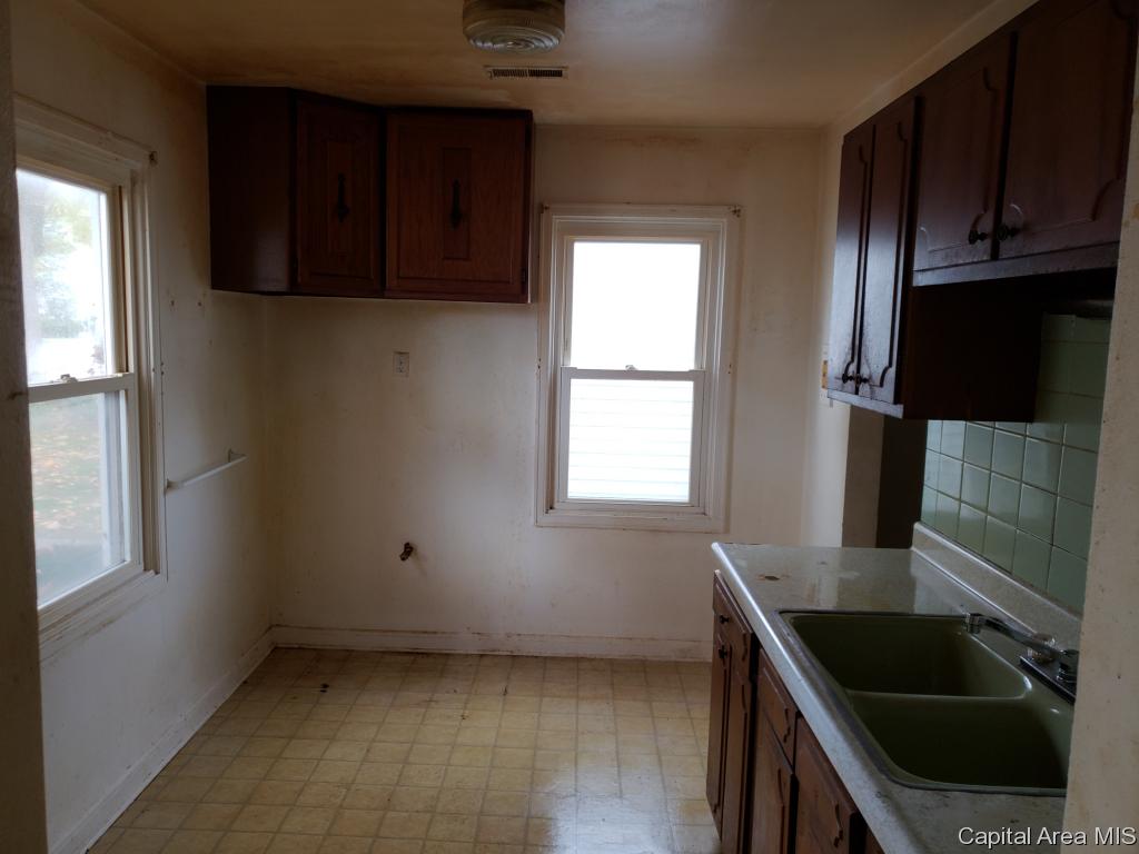 2032 North 19th Street Springfield, IL 62702 - Photo 2 of 14