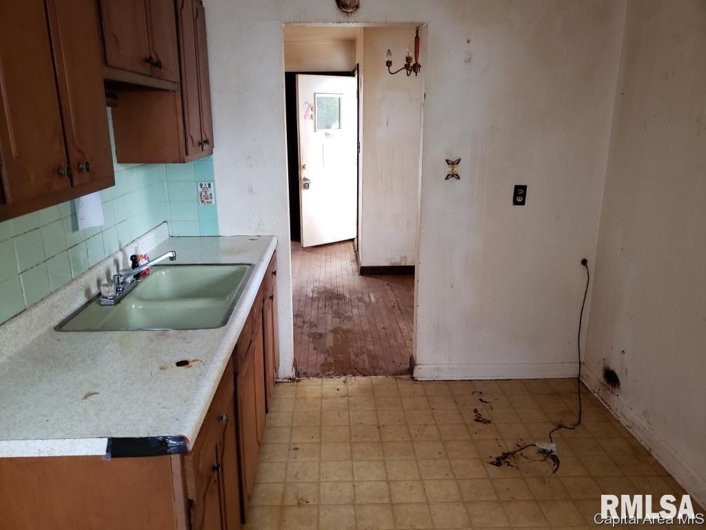 2032 North 19th Street Springfield, IL 62702 - Photo 3 of 14
