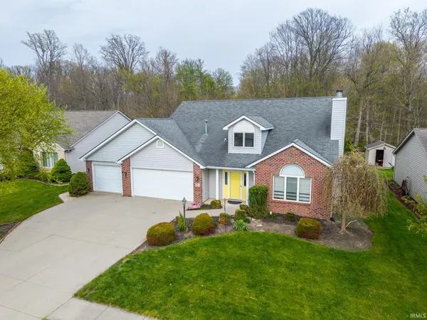 $309,900 | 4015 Woodfield Run, New Haven, IN 46806