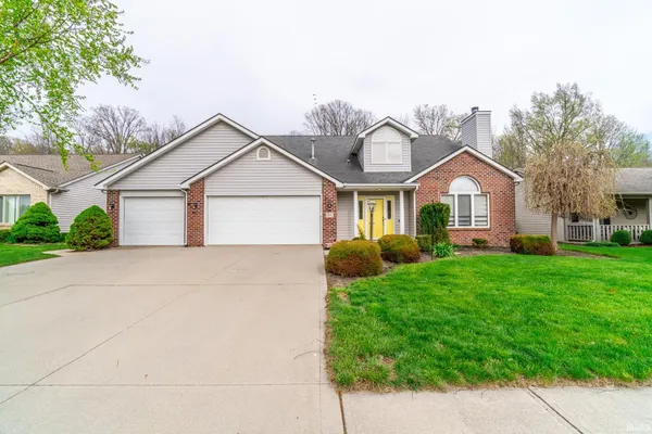 $309,900 | 4015 Woodfield Run, New Haven, IN 46806