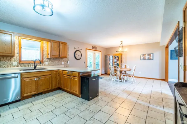 $309,900 | 4015 Woodfield Run, New Haven, IN 46806