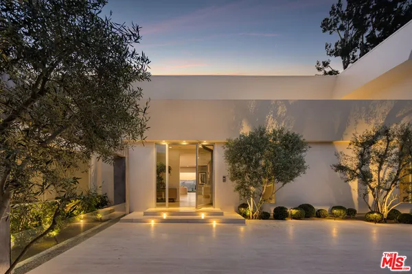 $10,500,000 | 1557 Tower Grove Drive, Beverly Hills, CA 90210