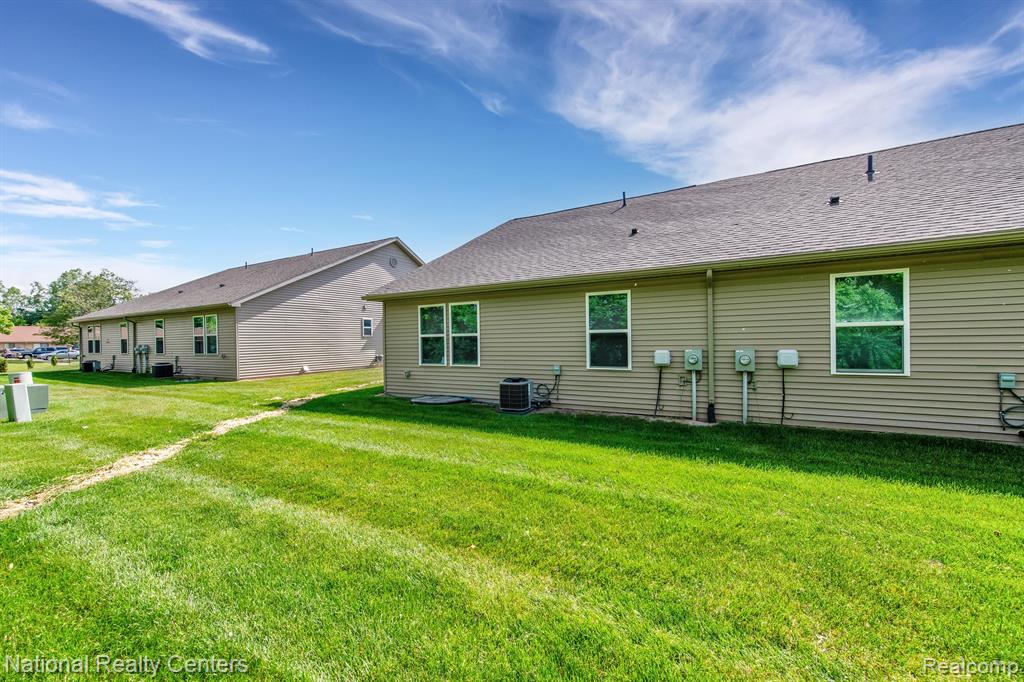 808 Chelsea Ridge Court, Unit 22 Howell, MI 48843 - Photo 20 of 26