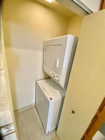 $3,200 | 520 North Santa Cruz Avenue, Unit 200, Los Gatos, CA 95030