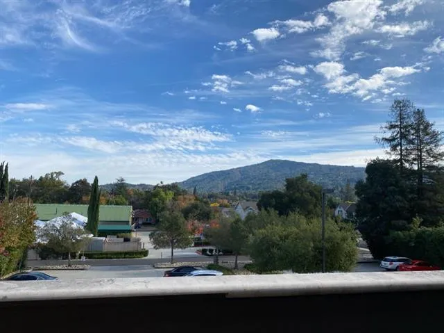 $3,200 | 520 North Santa Cruz Avenue, Unit 200, Los Gatos, CA 95030