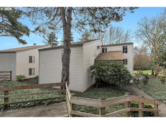 $337,000 | 11746 Southwest Boones Bend Drive, Beaverton, OR 97008