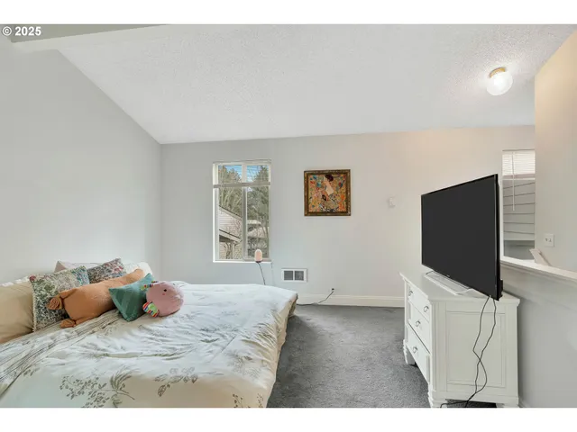 $337,000 | 11746 Southwest Boones Bend Drive, Beaverton, OR 97008