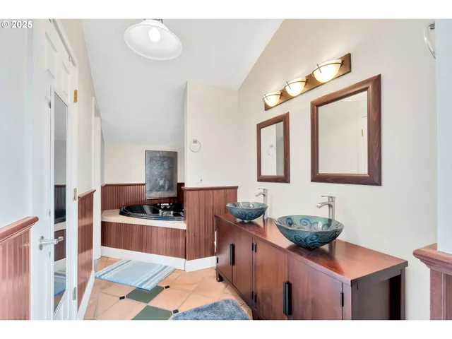 $337,000 | 11746 Southwest Boones Bend Drive, Beaverton, OR 97008