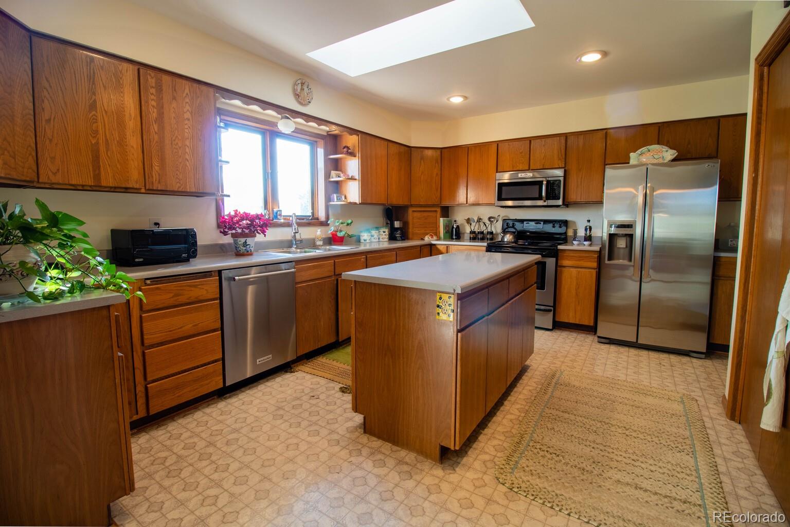 8738 Yellowstone Road Longmont, CO 80503 - Photo 7 of 40 Gallery Image 7