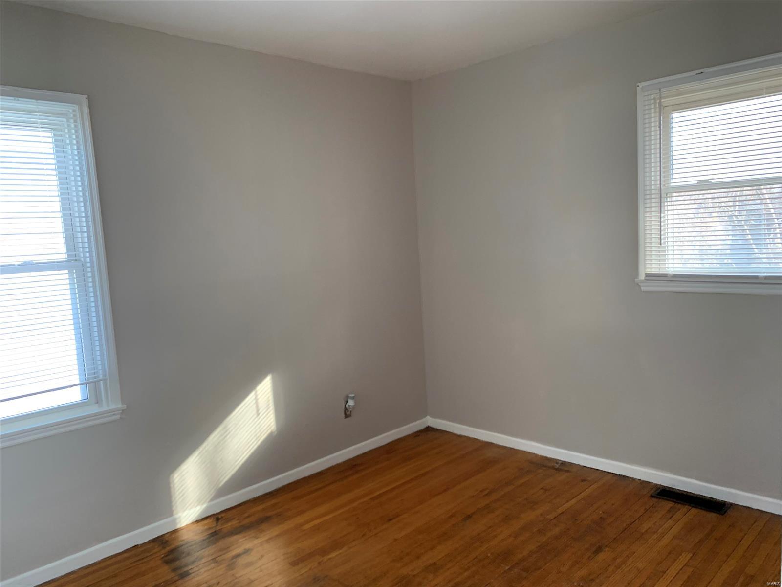 326 Lancashire Road St. Louis, MO 63137 - Photo 8 of 17 Gallery Image 8
