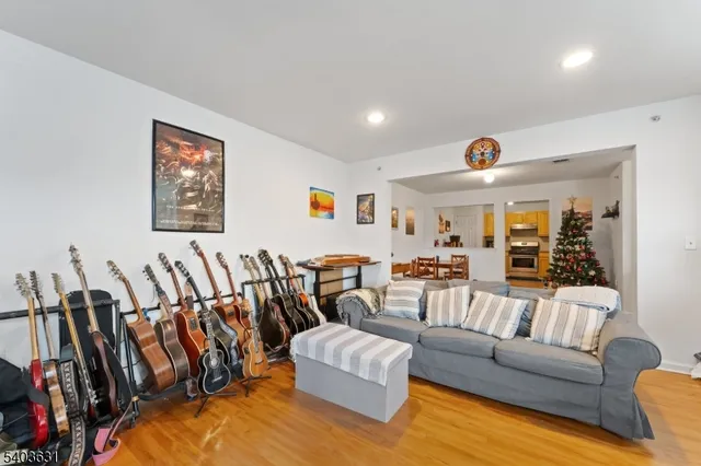 $429,200 | 168 Forest Drive, Piscataway, NJ 08854