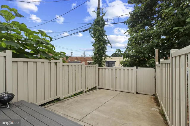 a picture of a bathroom with mirror